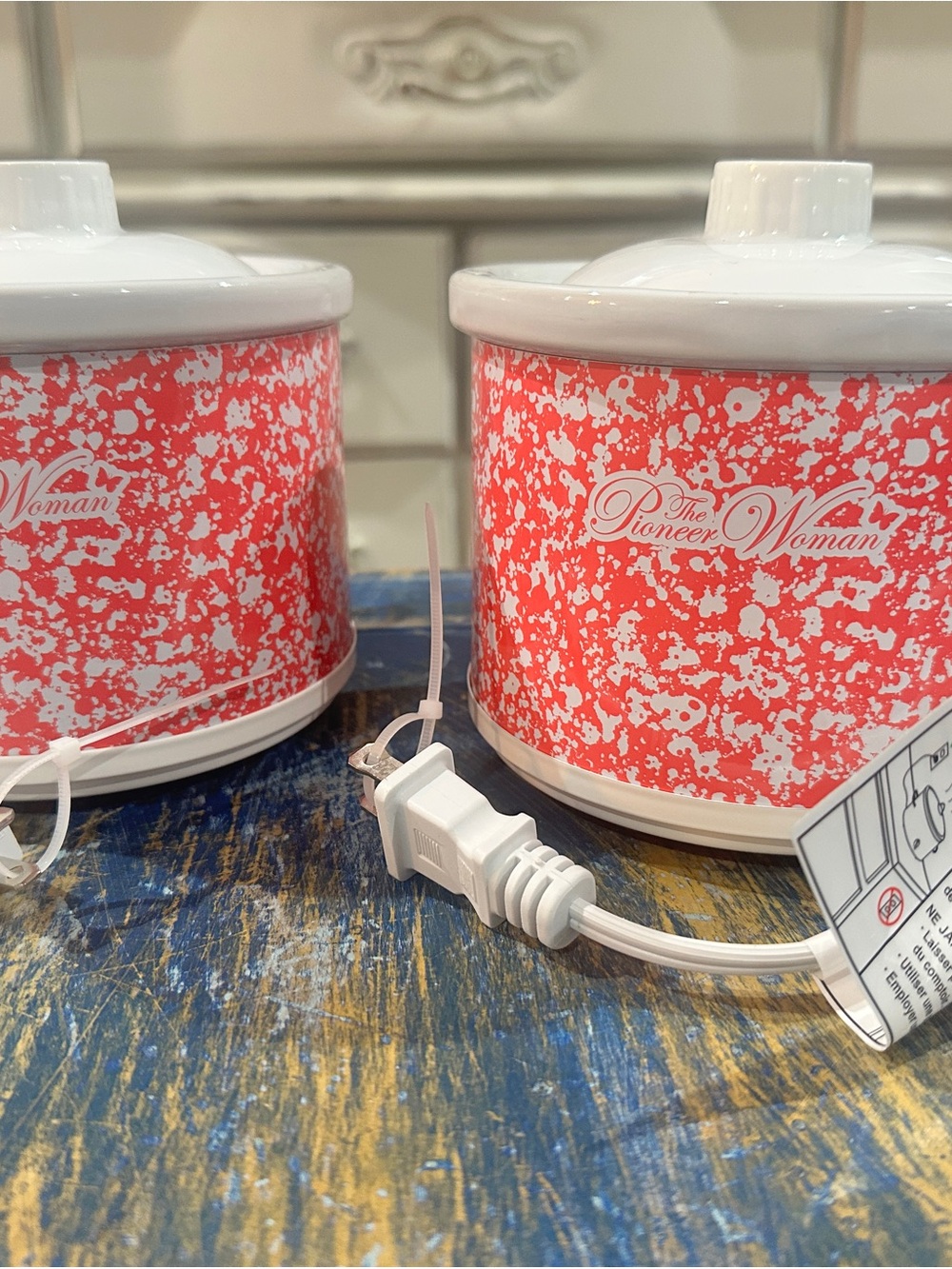 The Pioneer Woman Coral Speckled Electric Warmers with White Lids set of 2 nwot